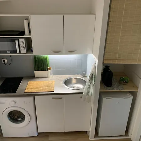 Climatise Avec Wifi Au Calme Sur Le Port. * הייר